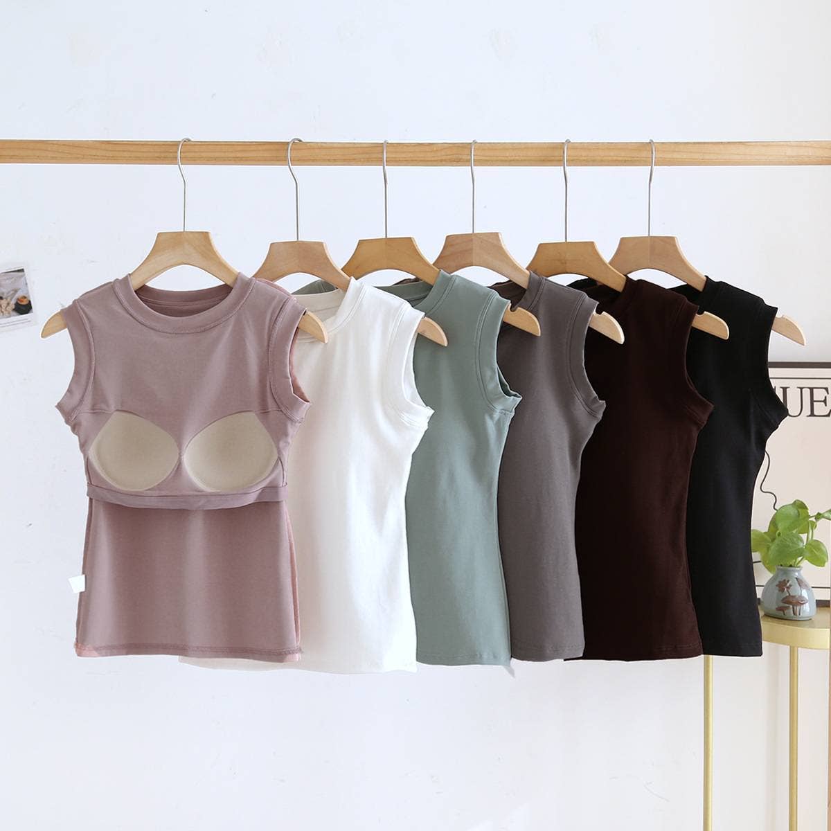Basic cotton blend sleeveless R-neck tee self bra tank top
