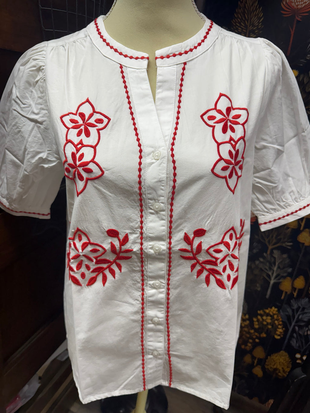 Byimalli Blouse in White with Red embroidery