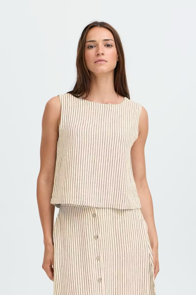 Byfalakka Sleeveless Button Back top