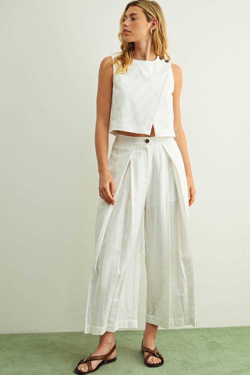 P6853ST   TEXTURED FABRIC FRONT PLEAT DETAIL PANTS