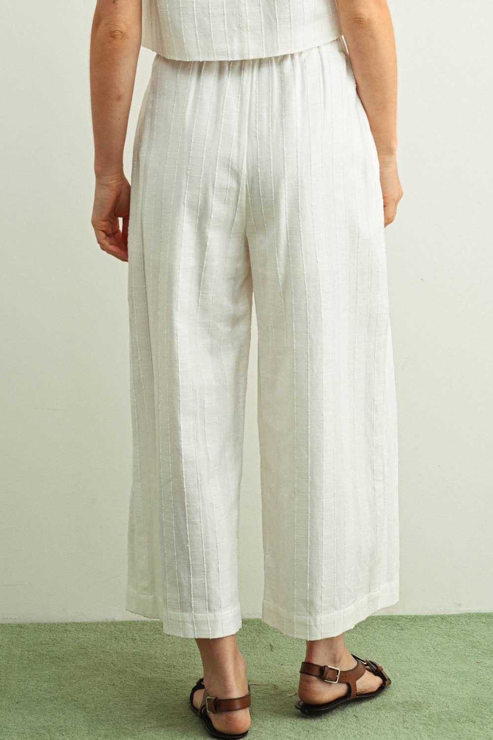 P6853ST   TEXTURED FABRIC FRONT PLEAT DETAIL PANTS