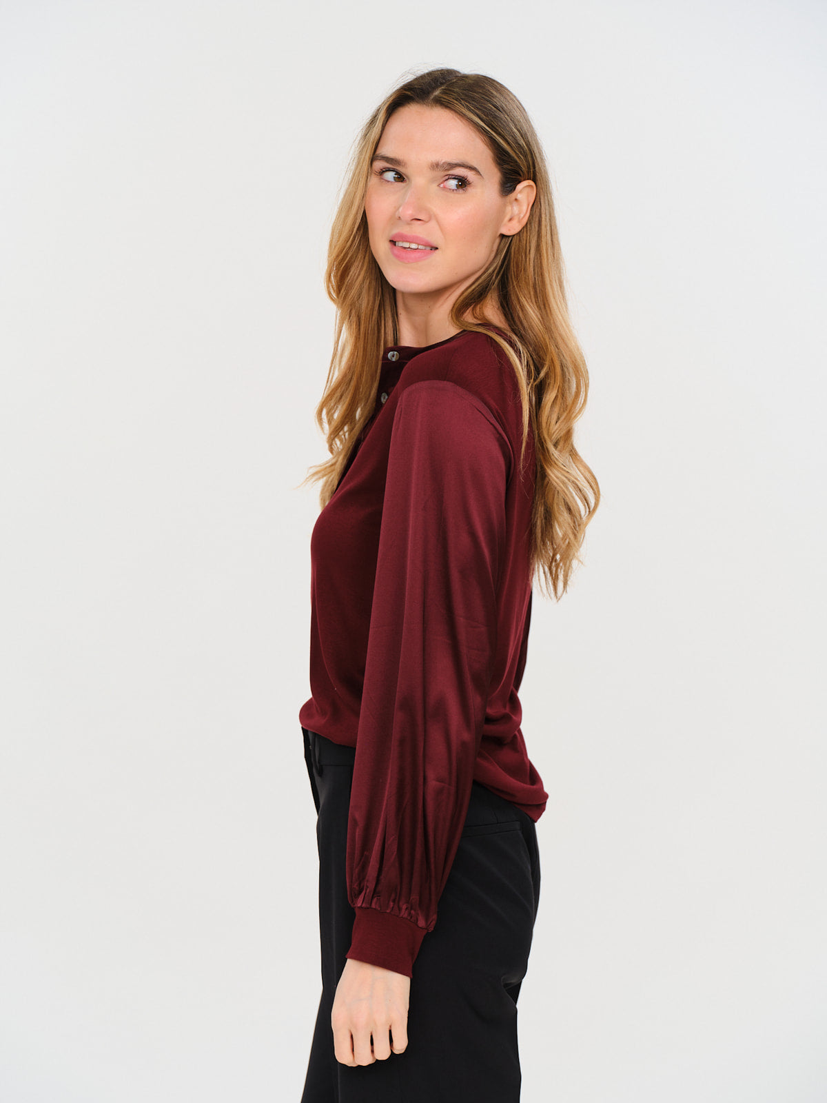 Ribbed Satin Sleeve Janie Top in Burgundy