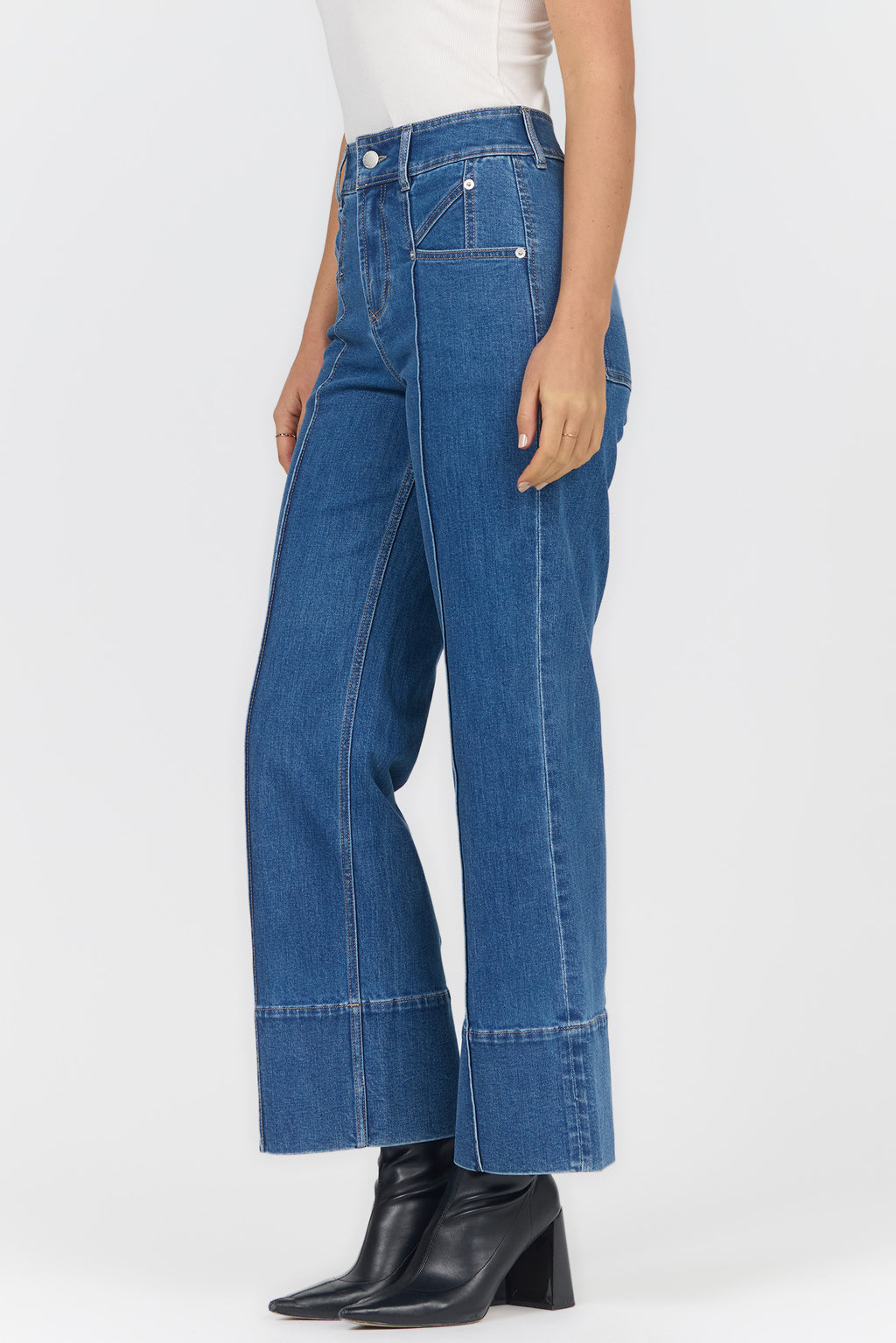 Holly Ankle Length Wide Leg Jeans in belby blue